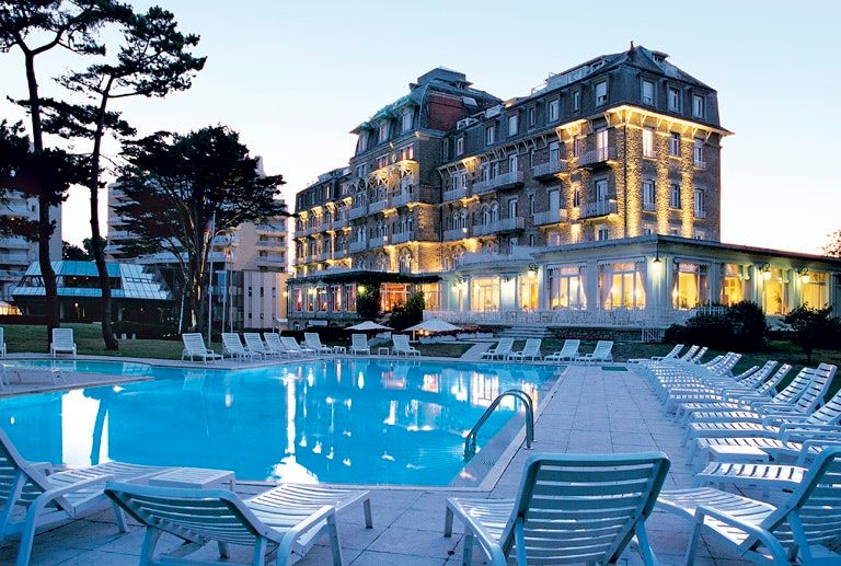 Hôtel Barrière Le Royal La Baule - לה באולה-אסקובלה - בריכה