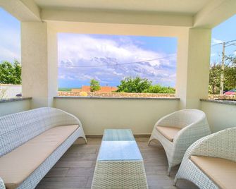 馬里諾諾公寓飯店 - 克爾克 - 陽台