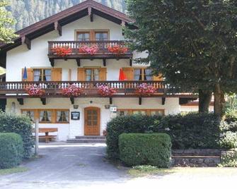 Double Room with Balcony - Gästehaus Kirner - Bayrischzell - Gebäude