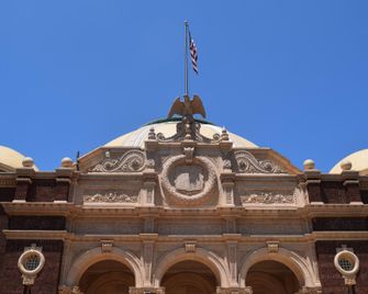 Bp Crest - Los Angeles