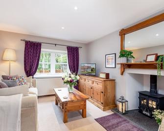 The Neuk - 4 miles to St Andrews - Strathkinness - Living room