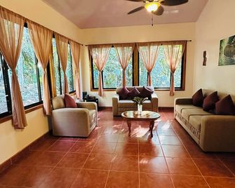 Mariposa Jungle Lodge - San Ignacio