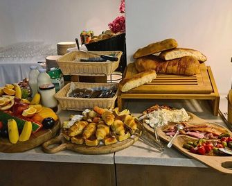 B&b Plitvice Holiday Lodge - Plitvicka Jezera - Buffet