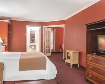Rodeway Inn King William - Huntsville - Bedroom