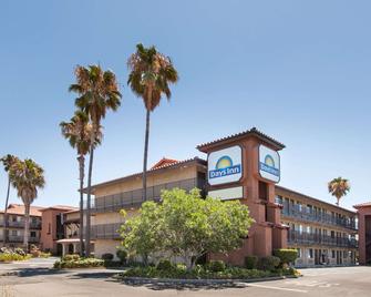 Days Inn by Wyndham San Jose Airport - Milpitas - Building
