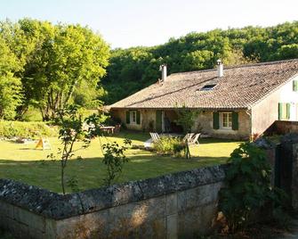 House / Villa - BalogeHouse with character - Sers - Edificio