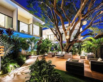 mVillas Luxury Villas with Beach Club Access & Sauna - Tamarindo - Patio