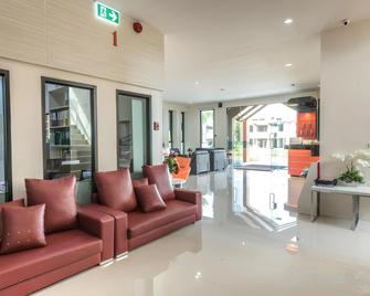 At One Hotel Chiangrai - Mae Chan - Lobby