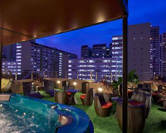 Central 65 Hostel - Singapur - Pool