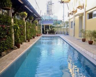 A cozy and comfortable place that is best for relaxation at affordable cost. - Muntinlupa - Pool