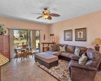 Desert Princess Cc And Resort, On Golf Course, W/ Mountain Views - Cathedral City - Salon