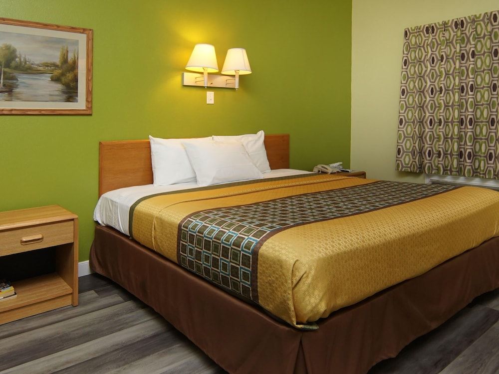 Quality One Motel thumbnail 3