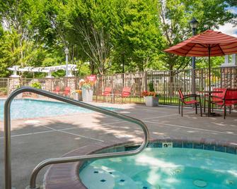 TownePlace Suites by Marriott Portland Hillsboro - Hillsboro - Pool