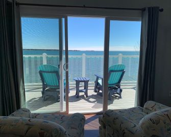 Beachfront Inn - Baileys Harbor - Balkon