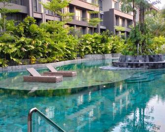 Family Suite Room With Pool Access - Denpasar - Pool