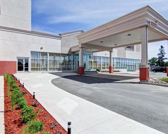 Best Western PLUS Bowmanville - Bowmanville - Building