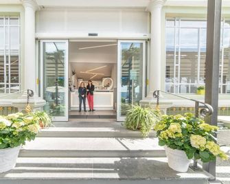 Pesce D'oro - Verbania - Ingresso
