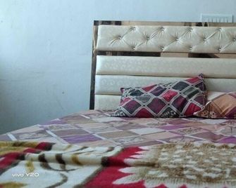 Spot On Harsh Hotel - Tijāra - Habitación