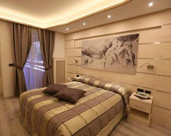 Hotel Chalet Alaska - Pozza di Fassa - Phòng ngủ
