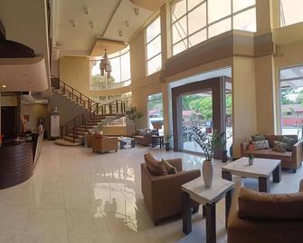 Mo2 Westown Hotel - Mandalagan - Bacolod - Lobby