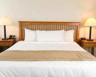 High Country Suites - Pinedale - Bedroom