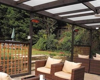 The Wishing Well - Bourne - Patio