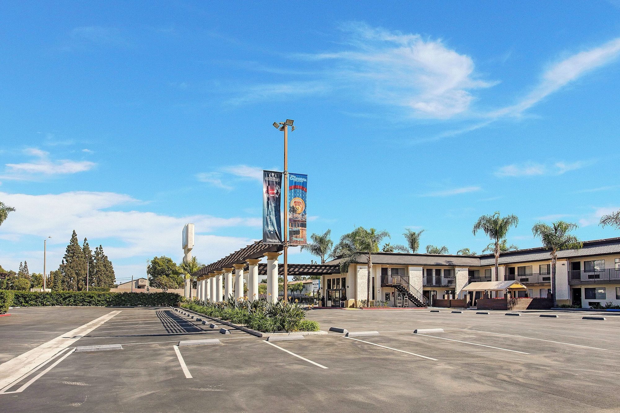 Stanford Inn & Suites Anaheim - Anaheim - Bygning