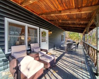 Hawks Whistle - 3BR with Smart TVs, Peaceful, Dog-friendly, Hot Tub! - Suches - Balcony