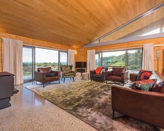 Spacious and Modern Beachfront Glamping Rental in Punakaiki, New Zealand - Punakaiki - Soggiorno