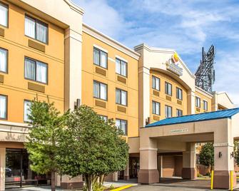 Comfort Inn & Suites - Meriden - Building