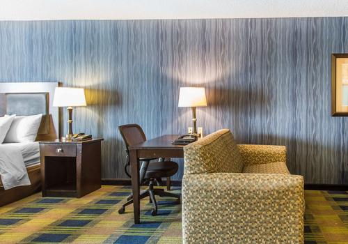 Comfort Inn Suites 54 8 8 Meriden Hotel Deals Reviews