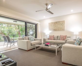 Noosa Springs Golf Resort & Spa - Noosa Heads - Living room