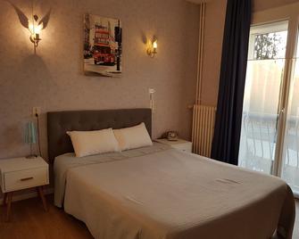 Hotel du Commerce Chez Stéphane - Roumazières-Loubert - Habitación
