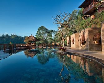 Nandini Jungle by Hanging Gardens - Payangan - Piscina