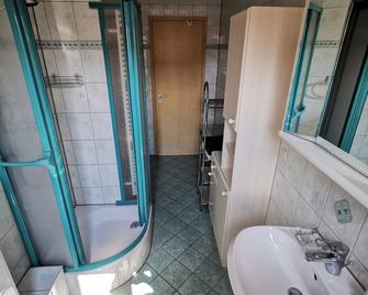 Gaestehaus Remde - Erfurt - Bathroom