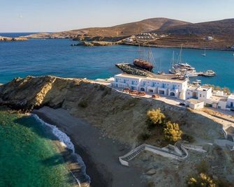 Vardia Bay Studios - Karavostasis - Beach