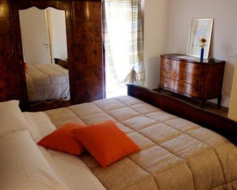 Paneolio B&B - Poggio Picenze - Bedroom