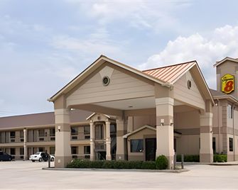 Super 8 by Wyndham Baytown / I-10 - Baytown - Building