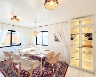 Remodeled Twin Duplex 3-Bedroom Home, close to airport, beach, Disney, shopping - Santa Ana - Comedor