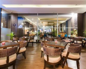 Hotel Almeida - Chandigarh - Restaurante