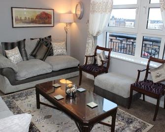 Edinburgh City Luxury Apartment Spectrum - Edinburgh - Living room