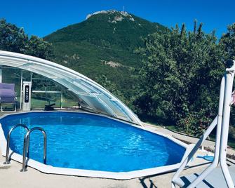 Character cottage in Haute Provence - Vaumeilh - Piscina