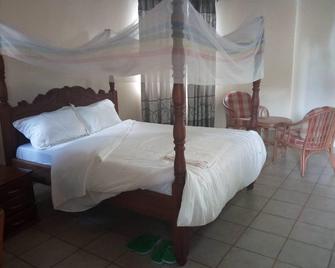 Mwingi Cottage Hotel - Mwingi - Habitación