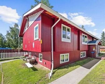Fairbanks Rafiki Unit 4 - Fairbanks - Building