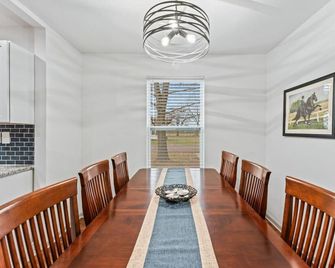 Tn Legends Retreat 3bd/2ba - Murfreesboro - Dining room