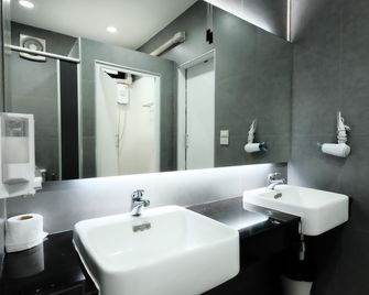 Wayha Hostel Don Mueang Airport - Băng Cốc