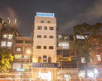 City Hotel - Bombay - Edificio