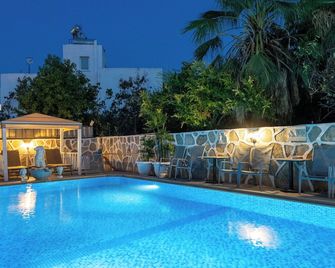 Artunc Hotel Bodrum - בודרום - בריכה