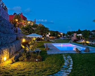 Petroto Villas - Kiotari - Pool