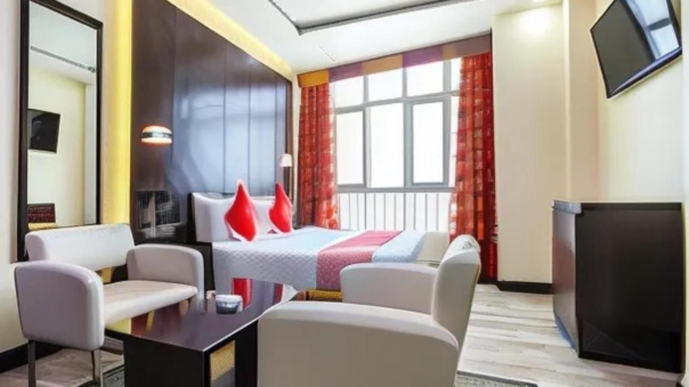 OYO 333 Shh Hotel